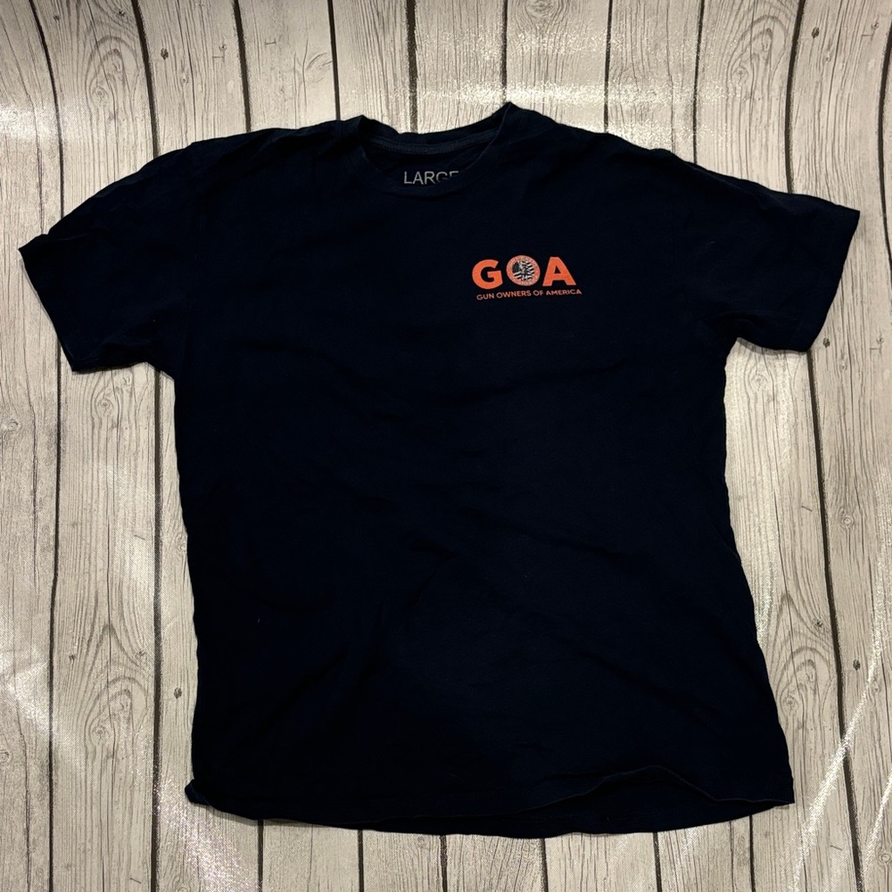 Black men’s size large Graphic Tee Gun Owners of America